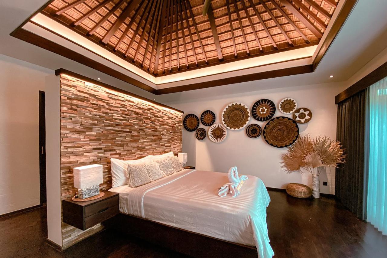 Sunset Palms Beach Villa Jimbaran Buitenkant foto