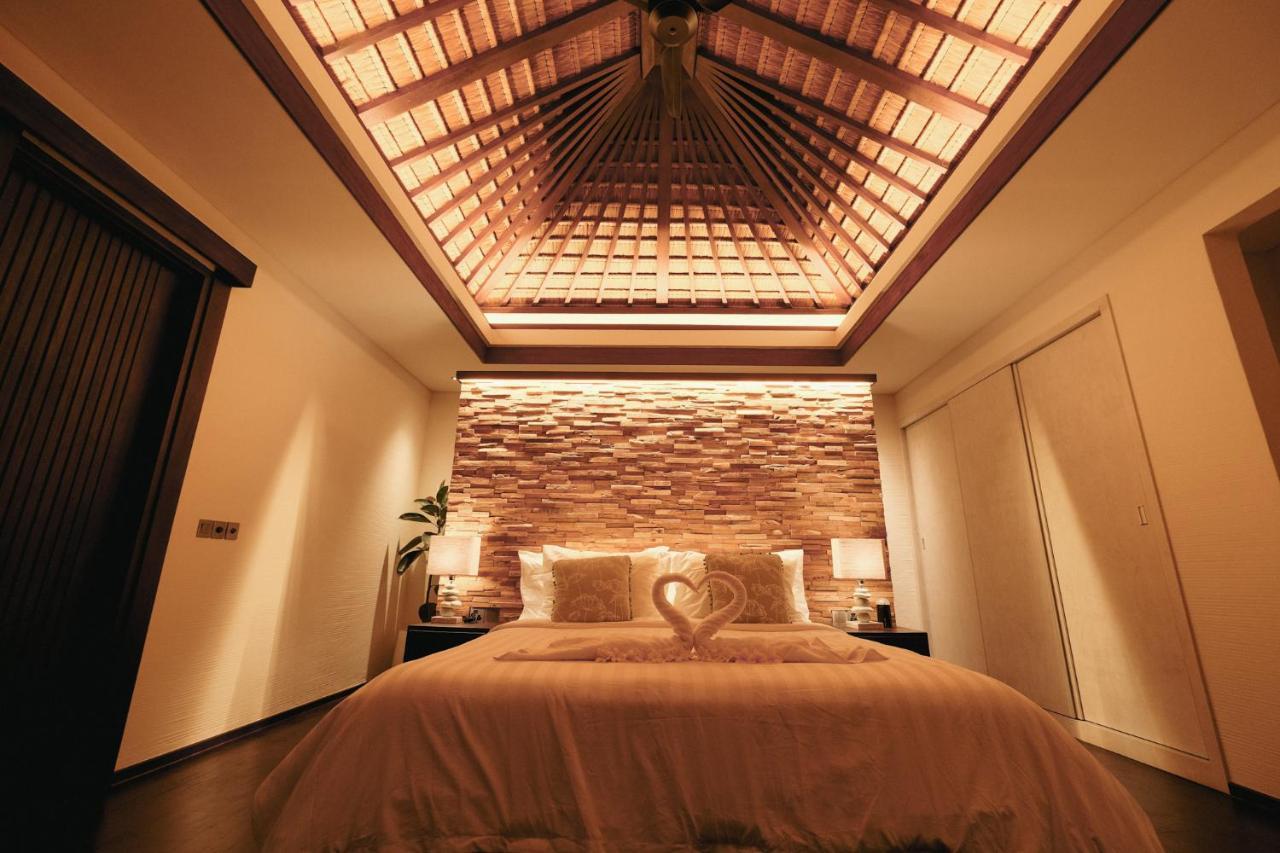 Sunset Palms Beach Villa Jimbaran Buitenkant foto
